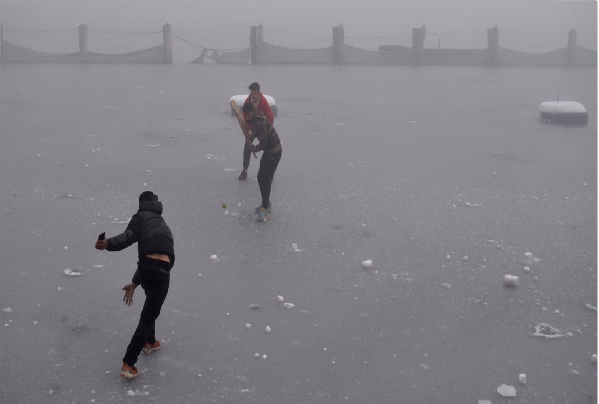 Srinagar recorded its coldest night on Thursday, minimum temperature minus 8.4 degrees Celsius