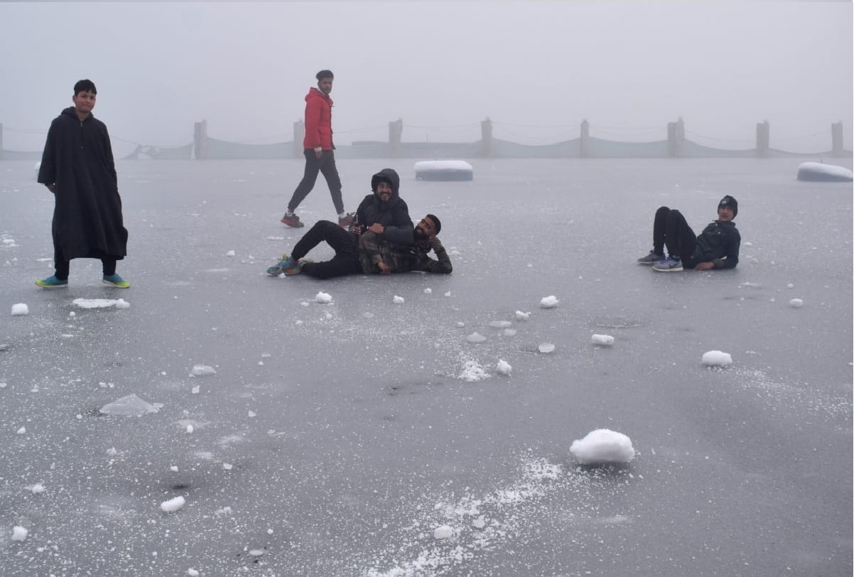 Srinagar recorded its coldest night on Thursday, minimum temperature minus 8.4 degrees Celsius