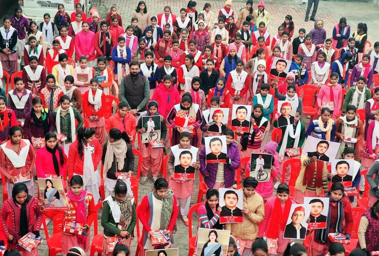 SP workers celebrated former MP Dimple's birthday
