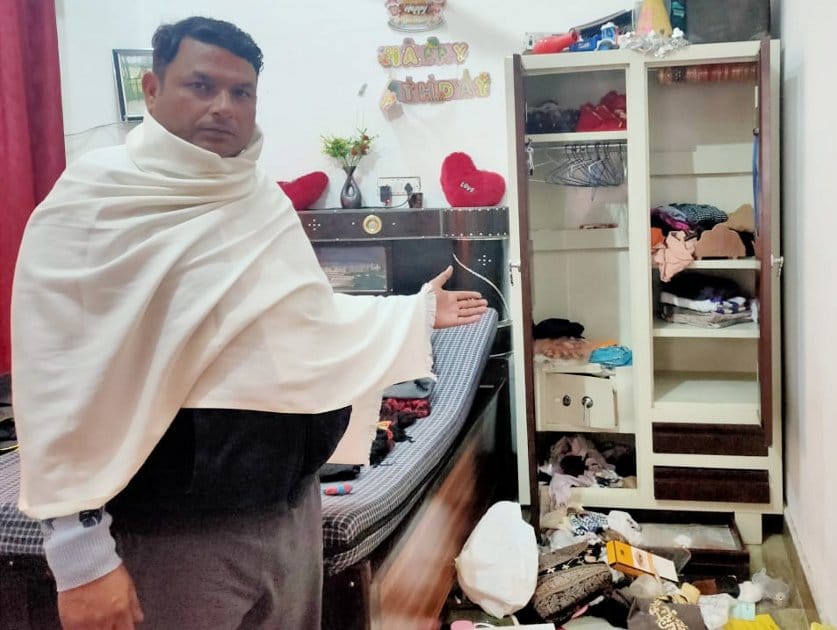 Burglars investigate roadways workers and ANM houses