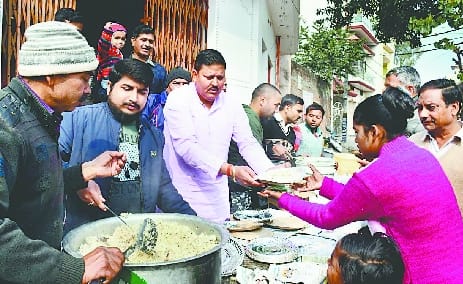 People donated with faith, made khichdi banquet