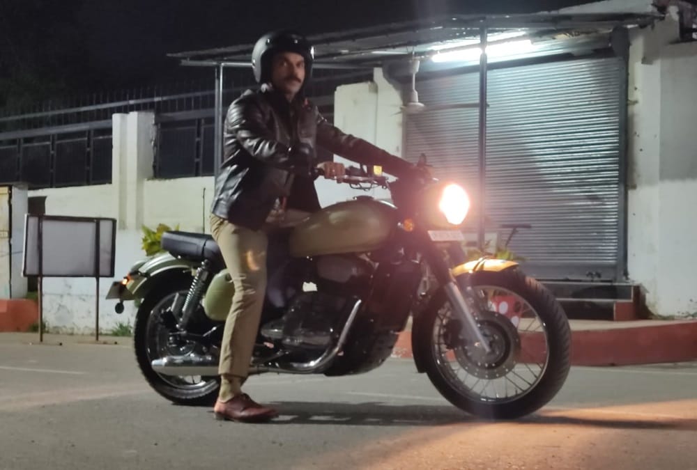 Bollywood Actor Rajkummar Rao Ride on Bullet  wearing Police Uniform in Dehradun
