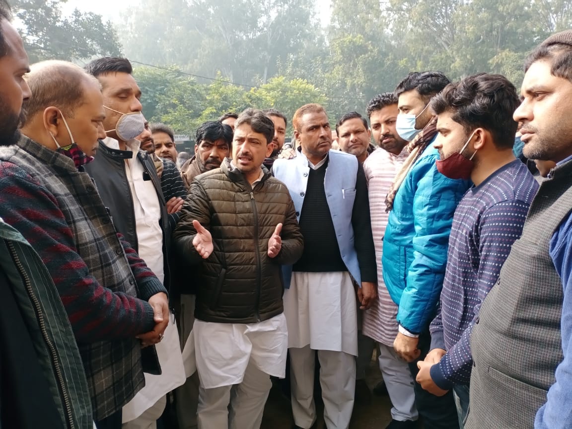 Allegations of discrimination in sabotage for highway widening