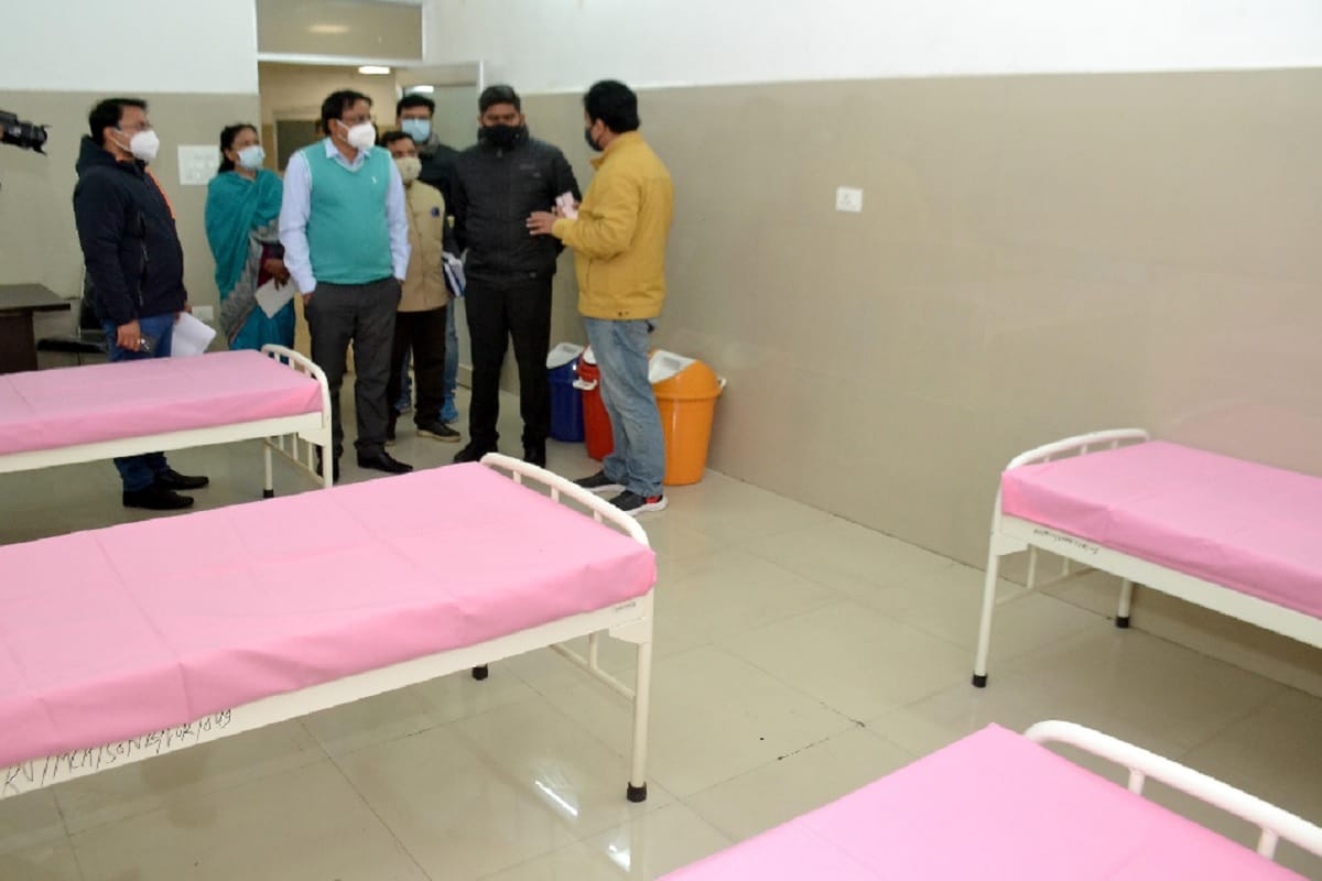Six hundred health workers will get corona vaccine today in Varanasi