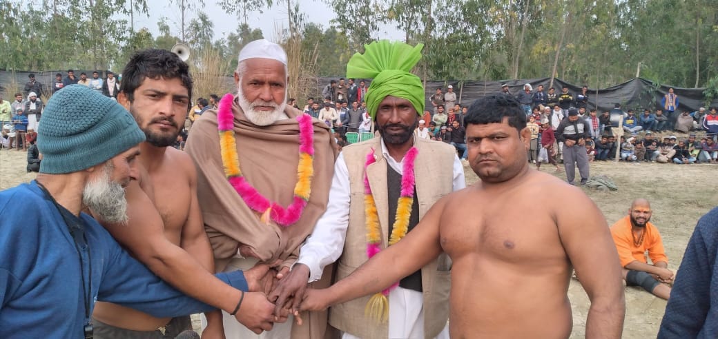 Baba Ladi of Himachal won the wrestling defeating the Jardhan of Jhansi