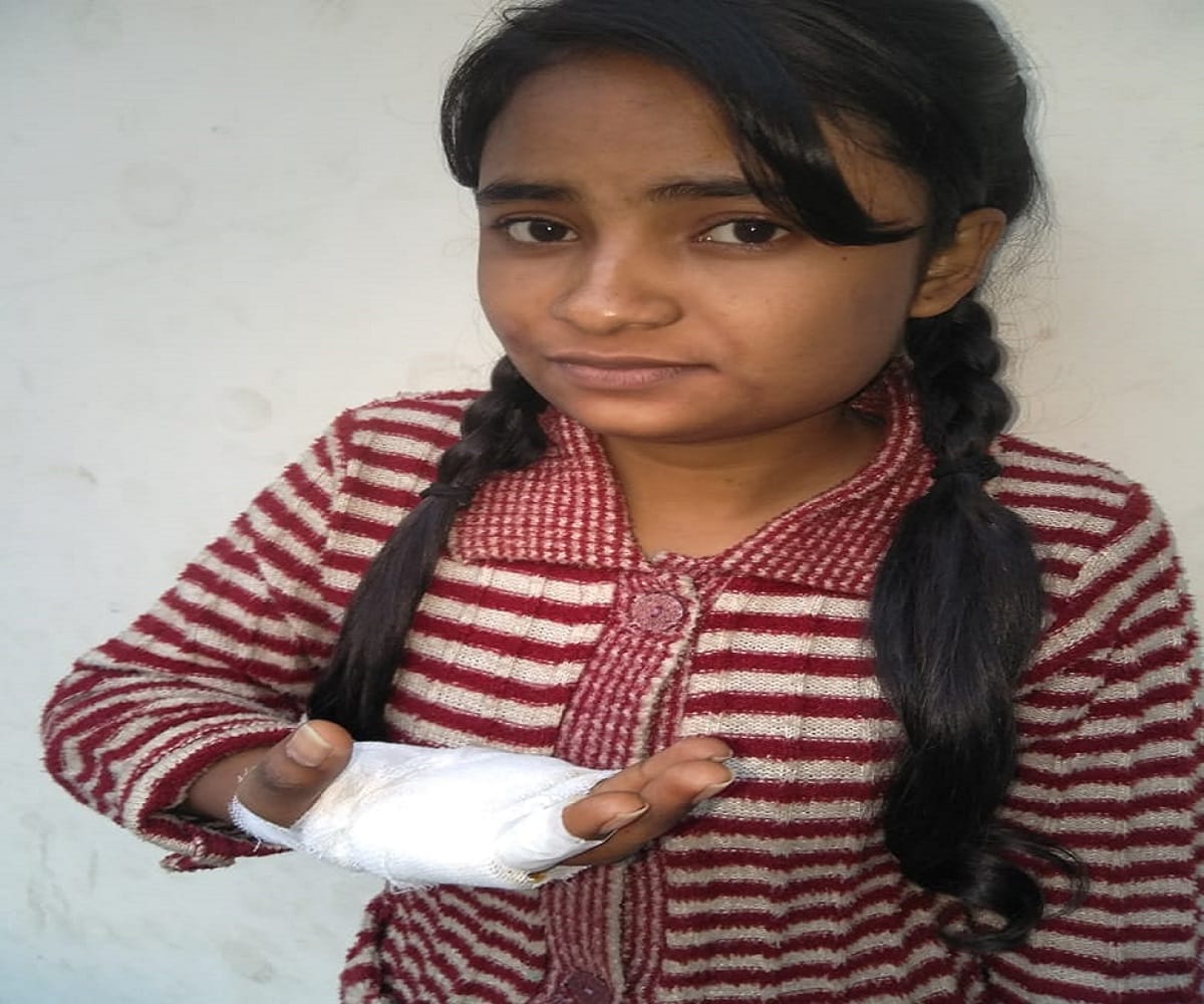 Miscreants deadly attack on the one day police station officer of Manduadih Varanasi