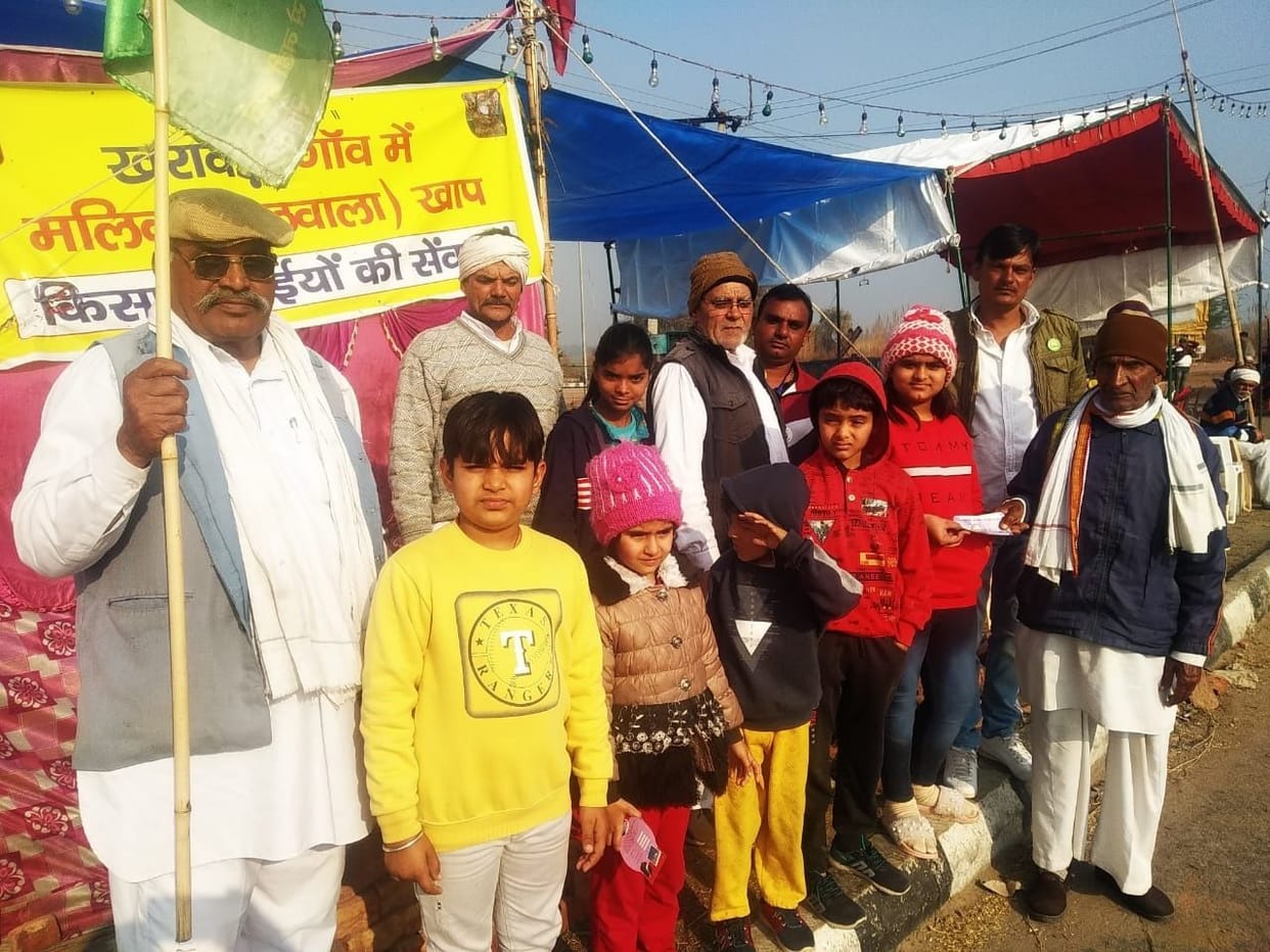 Kisan agitation: children break piggy bank donations for camp
