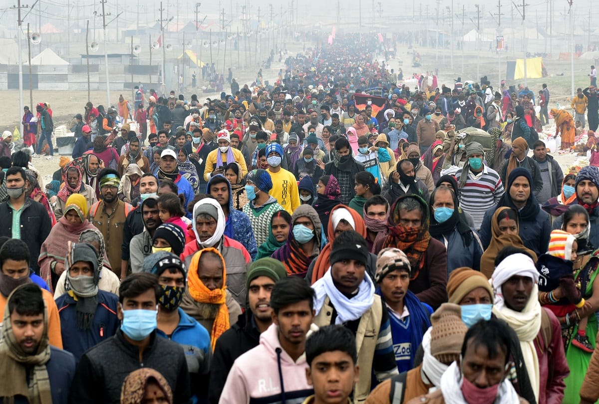 Lakhs of devotees took a holy dip in the Triveni Sangam on Makar Sankranti.