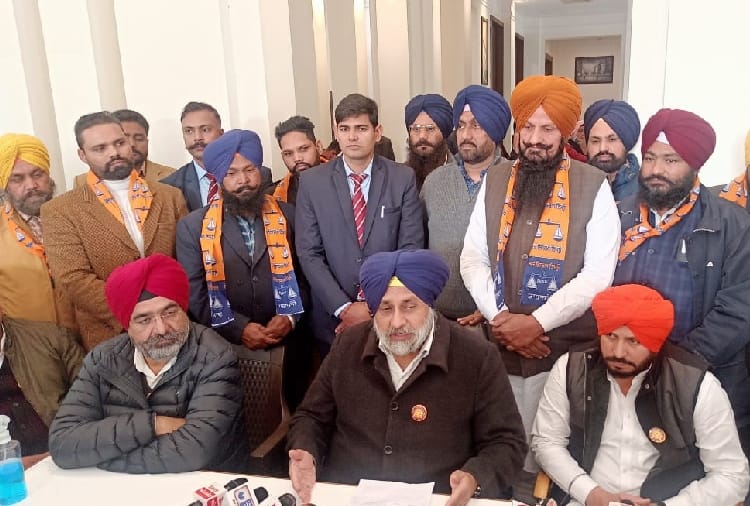 Sukhbir Badal said, PM and CM should gets first covid 19 vaccine shot