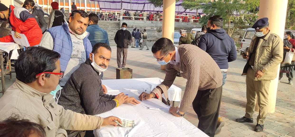 polling parties went to booth in una