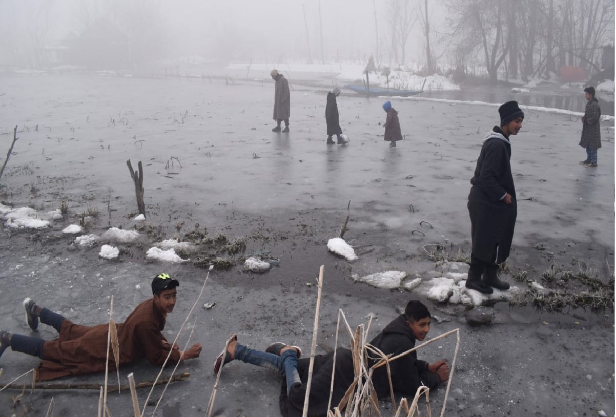 Jammu Kashmir Weather Today Update Latest News in Hindi weather Srinagar recorded as minus 7.6 degree centigrade