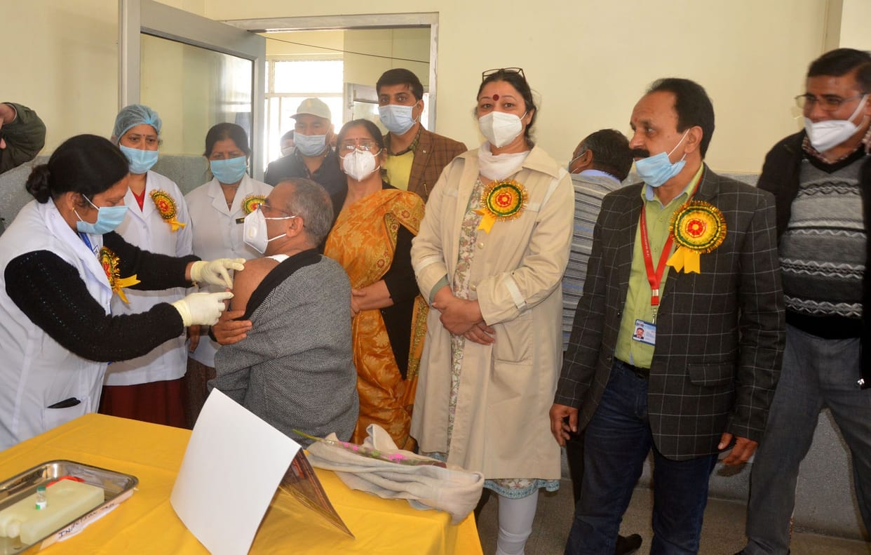 corona vaxination in hamirpur