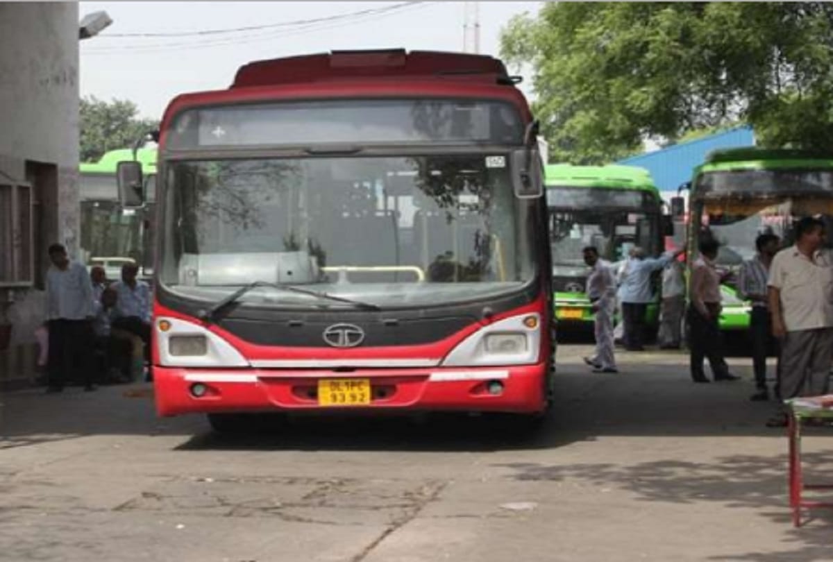 DTC fleet will include 1000 low floor AC buses by 20 september