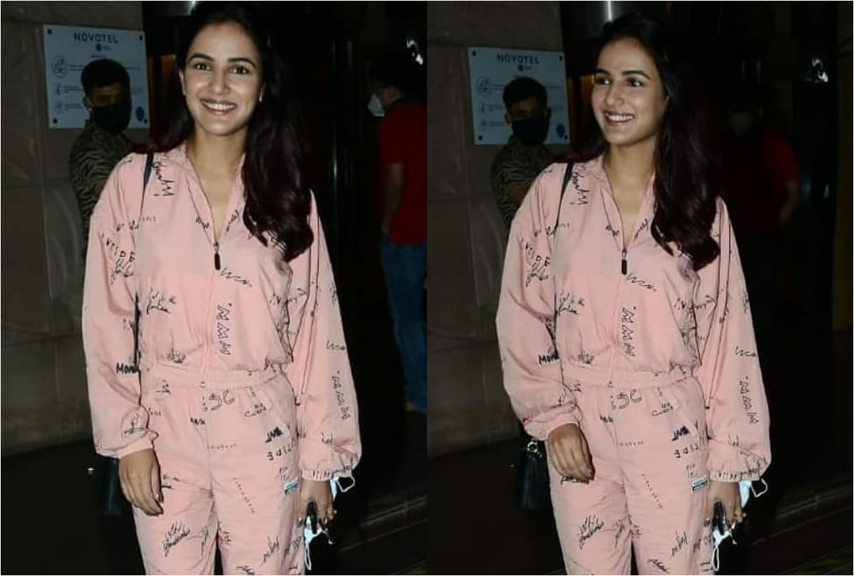 jasmin bhasin backless dress pic raises hotness on internet