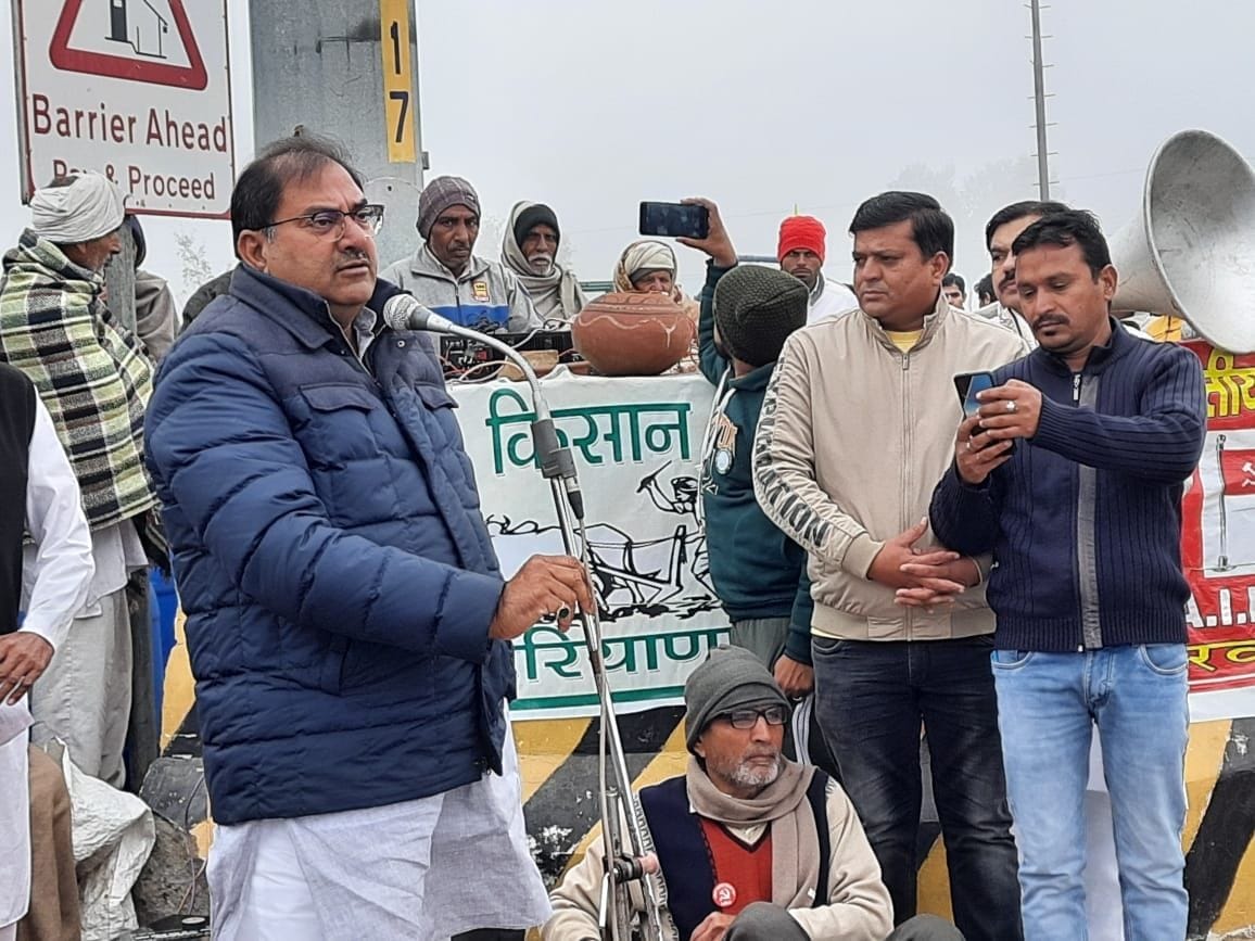 What would happen to farmers if Dushyant was not with his family: Abhay Chautala