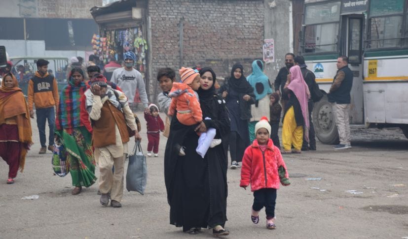 13 buses from Delhi border to Rudrapur depot sent back