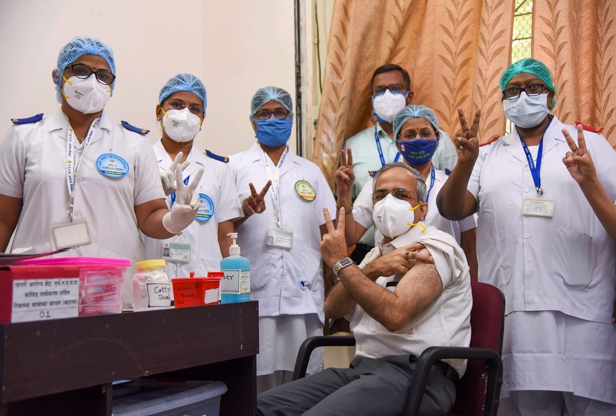 Corona Vaccination Today,  Somebody smiled when he was vaccinated and Many kept his eyes closed