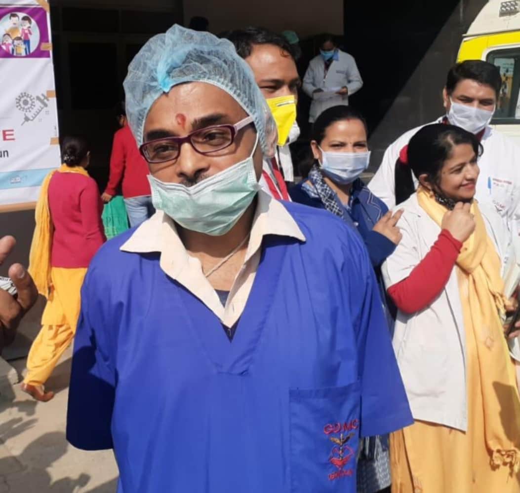 Corona Vaccination in Uttarakhand latest news: experience of took first corona vaccine
