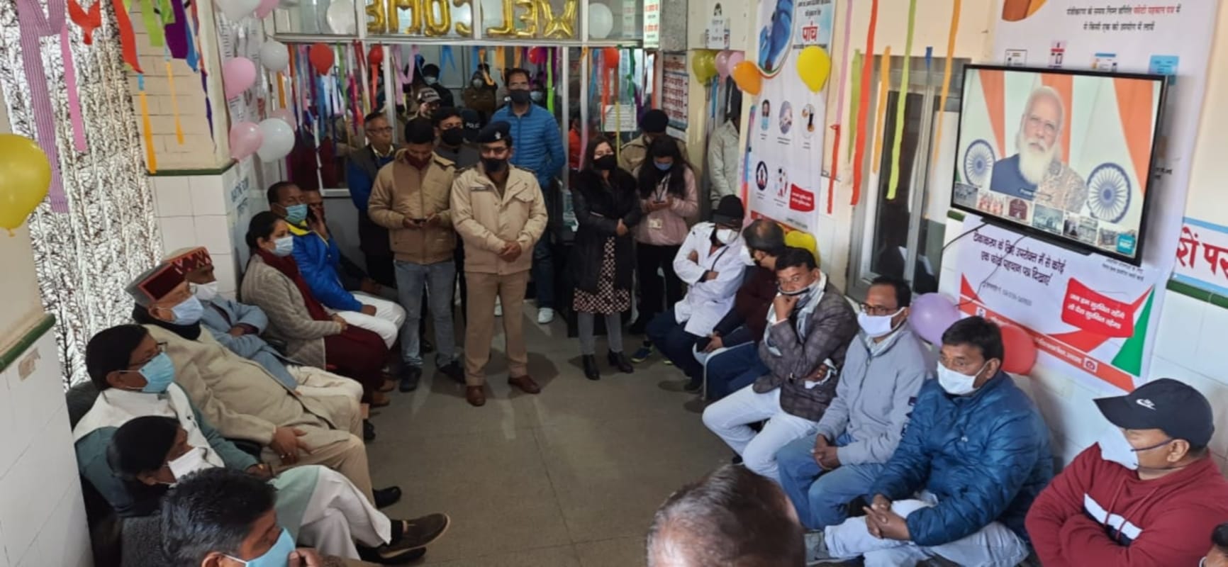 Corona Vaccination in Uttarakhand news Today: watch first day vaccination in photos