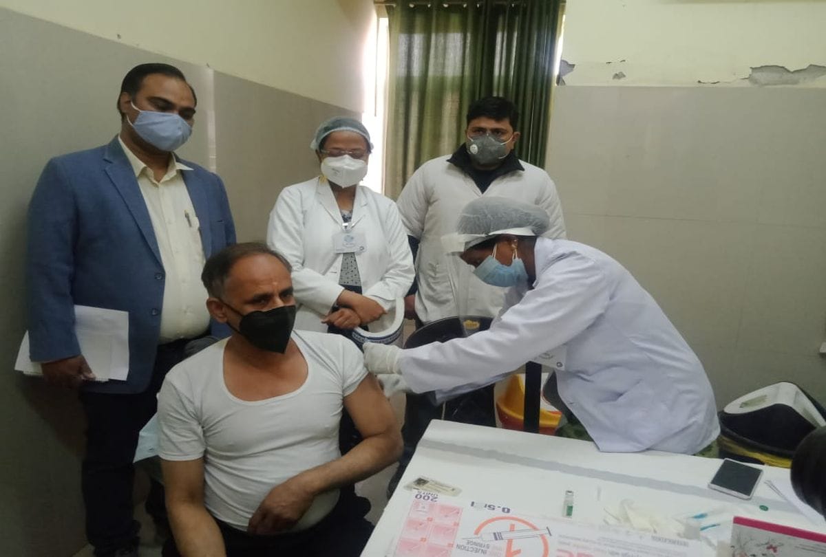 Covid Vaccination begins in Agra