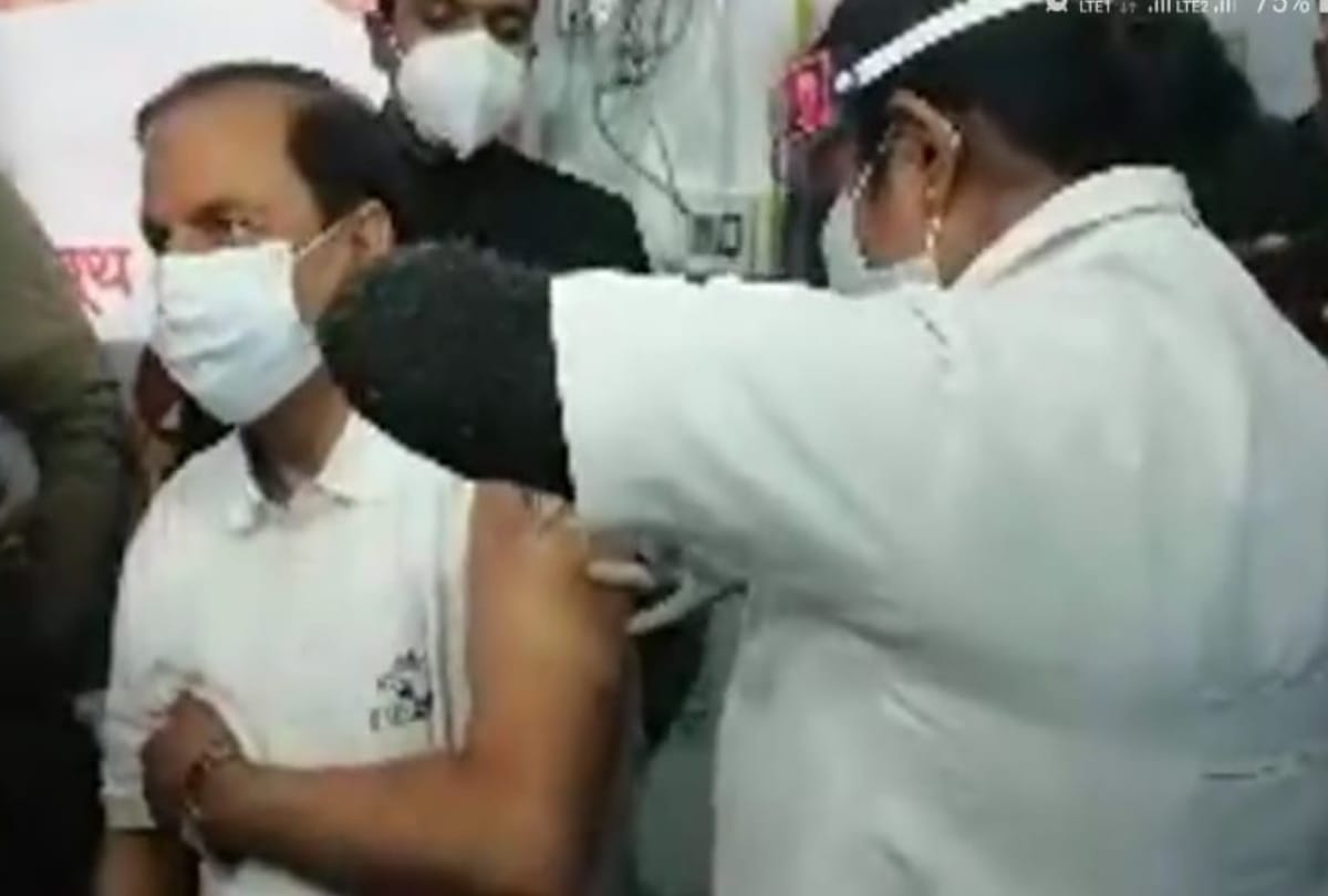 Dr. mahesh sharma became first MP to get corona vaccine he vaccinated at kailash hospital noida