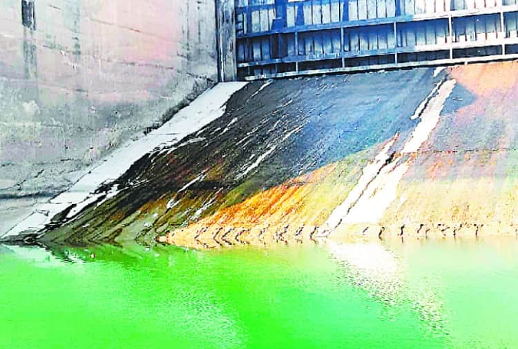 Big drop in Yamuna water at Hathni Kund Barrage