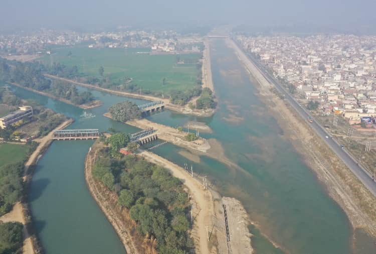 Big drop in Yamuna water at Hathni Kund Barrage