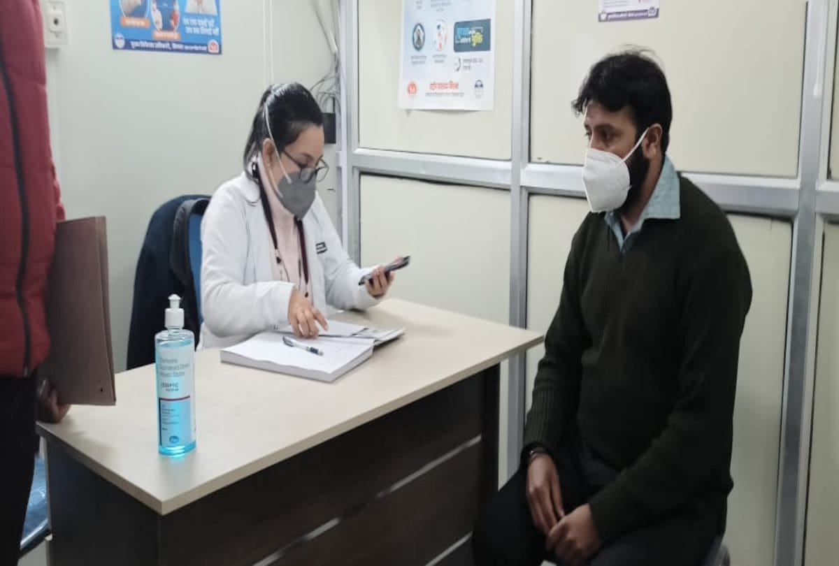 Corona Vaccination latest news himachal: know know Who got the Covid vaccine first