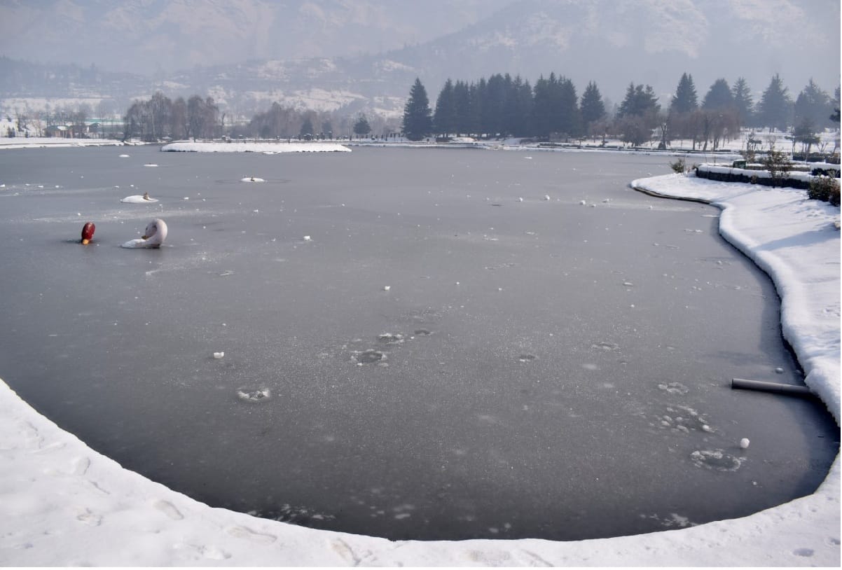 Jammu Kashmir Weather Today Update Latest News in Hindi Minimum Temperatures Recorded Today minus 8.2