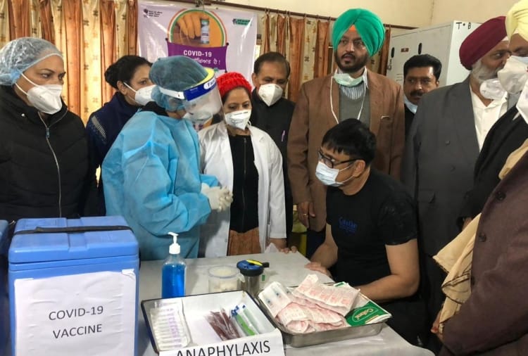 corona vaccination started in Punjab
