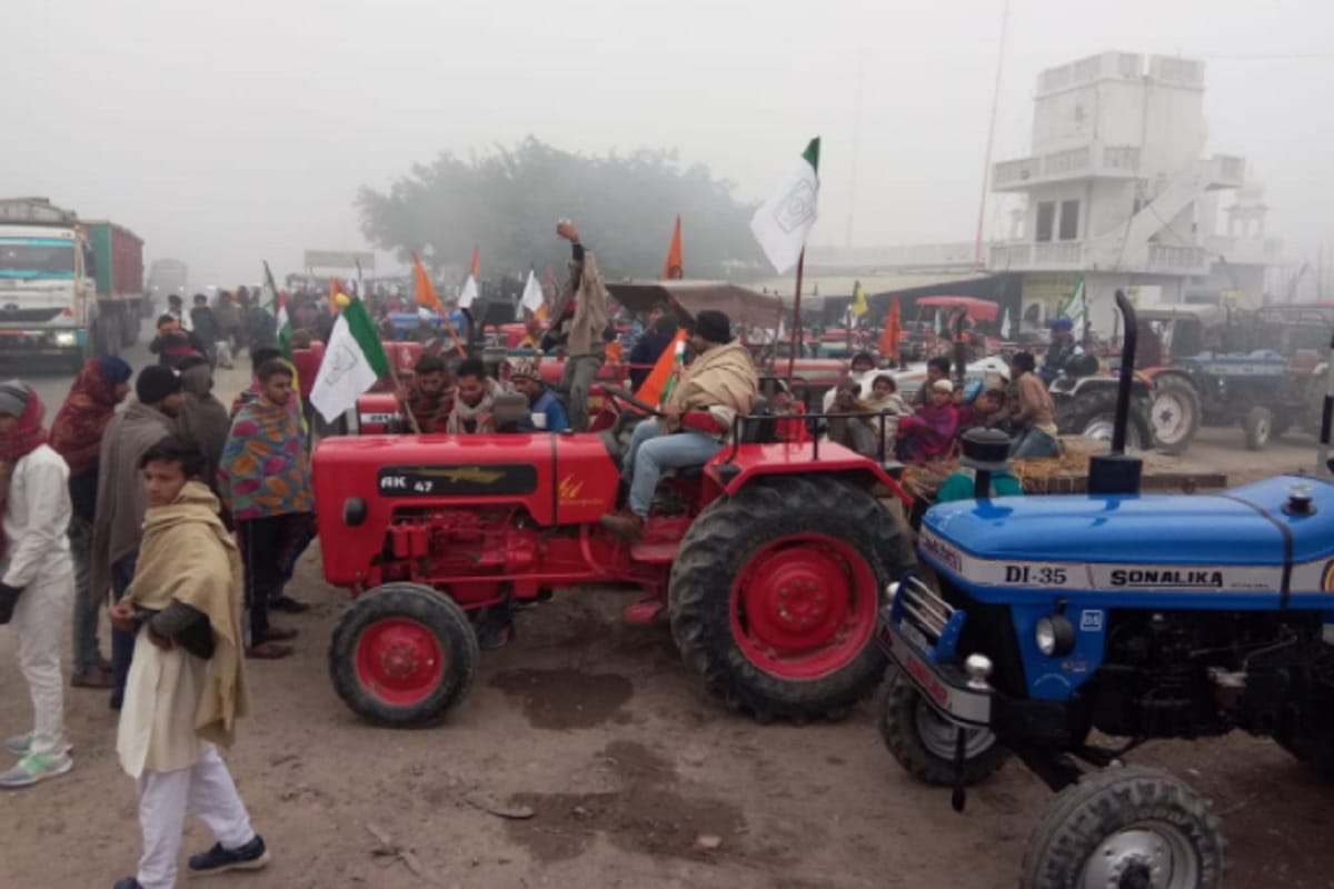 Farmers take out tractor march with protest against agricultural laws