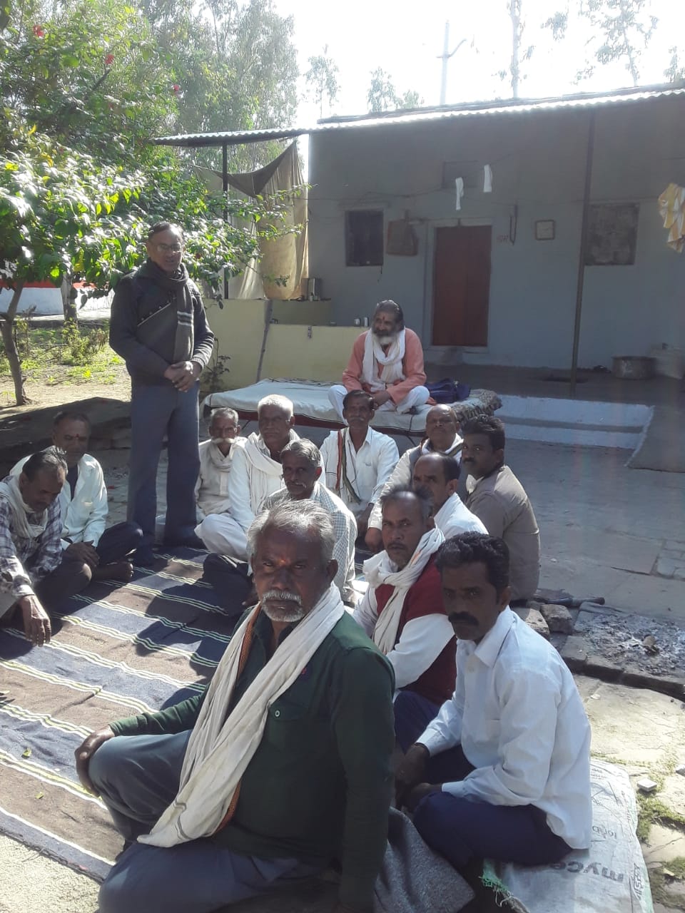 kishano ki dasha par congreshiyon ne jatai chinta