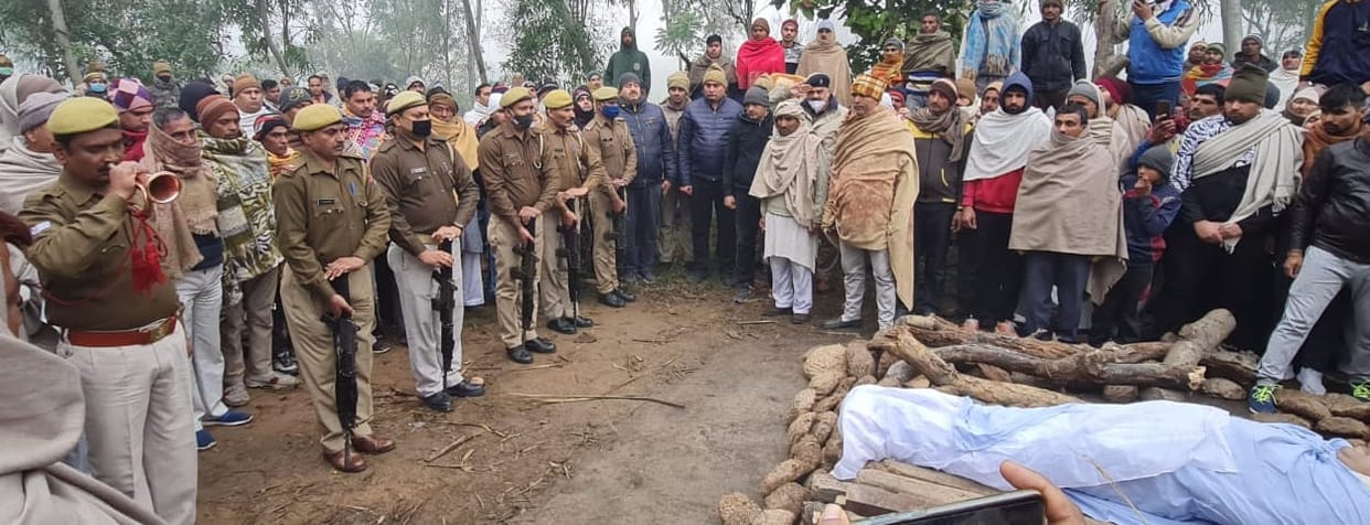 Body of police inspector cremated in hot weather