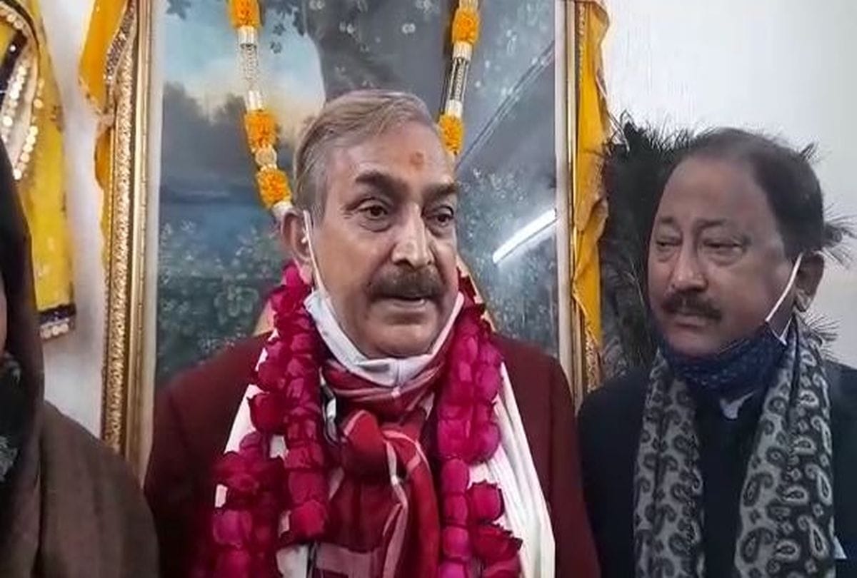 Congress Leader Pramod Tiwari Said Over Corona vaccination For Pm Modi