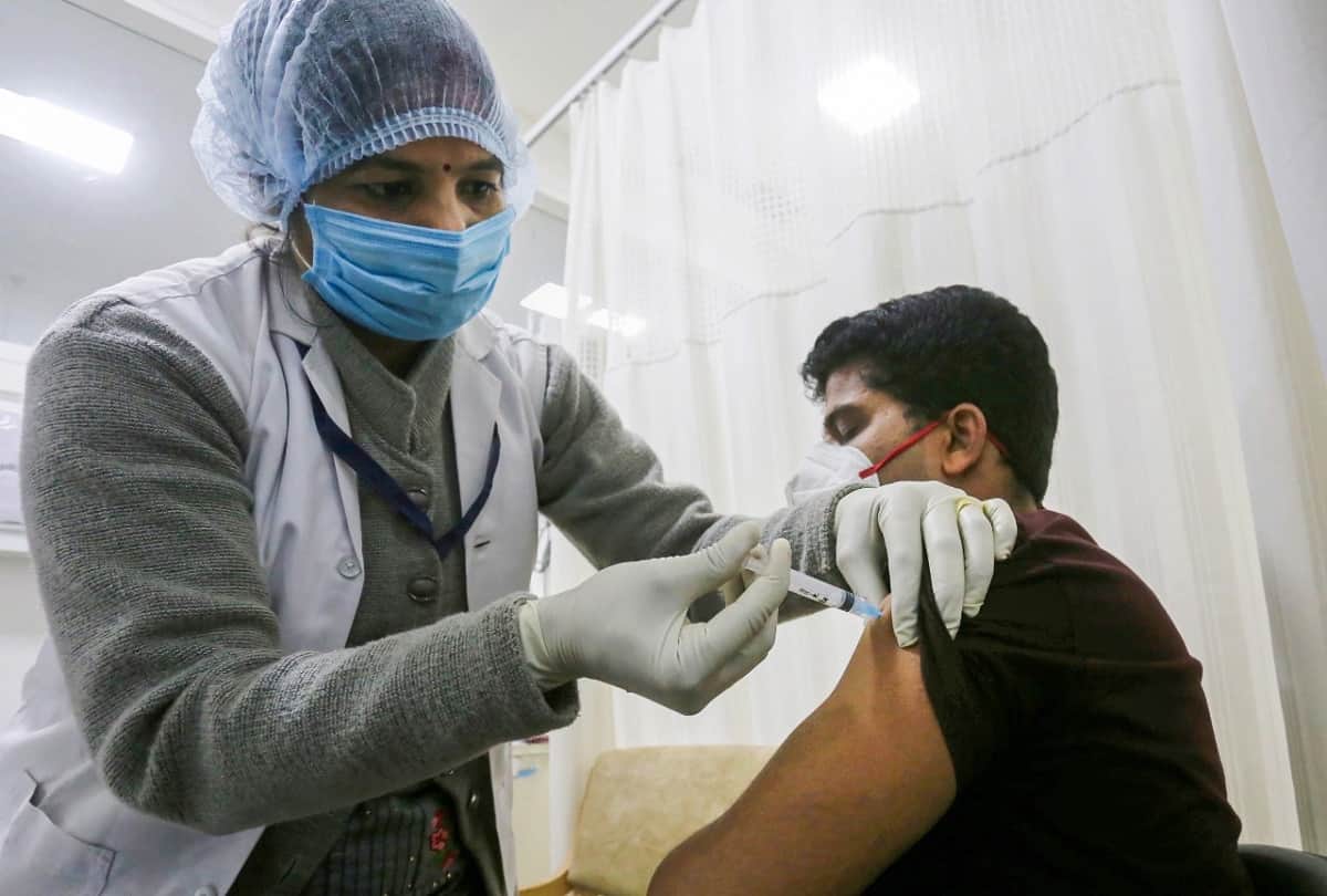 Amitabh Bachchan Tweeted About The COVID-19 Vaccination Drive Pulse Polio reminded