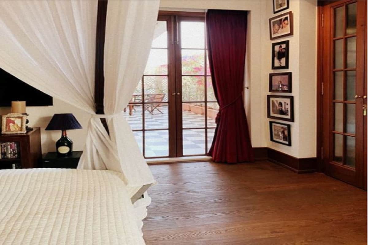 Kareena Kapoor Khan shares glimpse of her new house captions it 'Door to new beginnings'