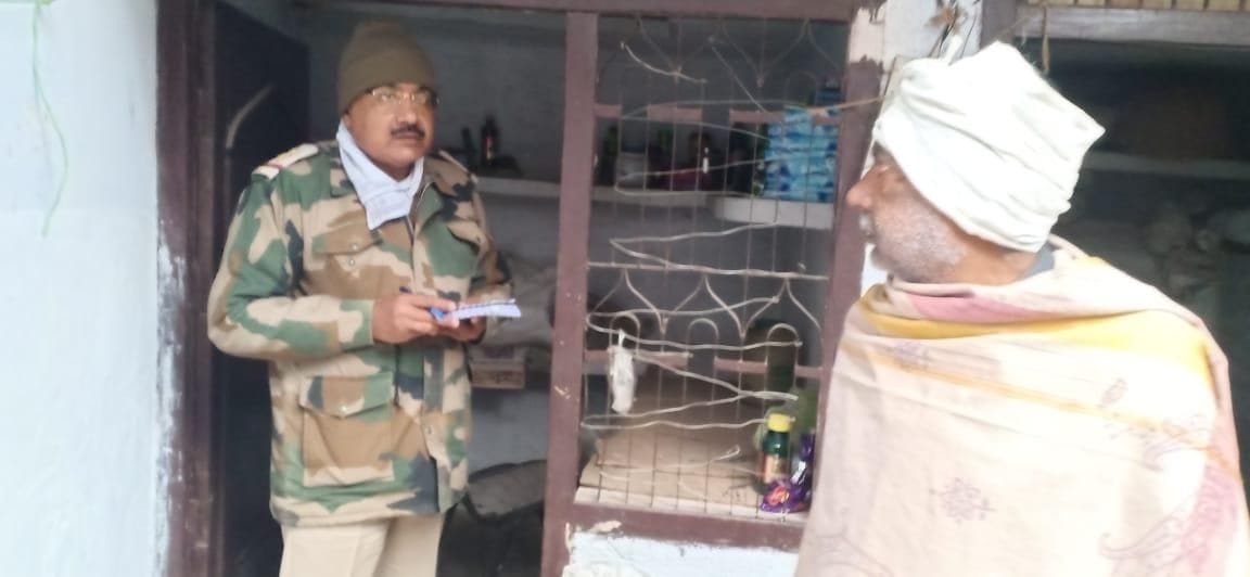 choron ne jevar nagadee samet laakhon ka maal kiya paar