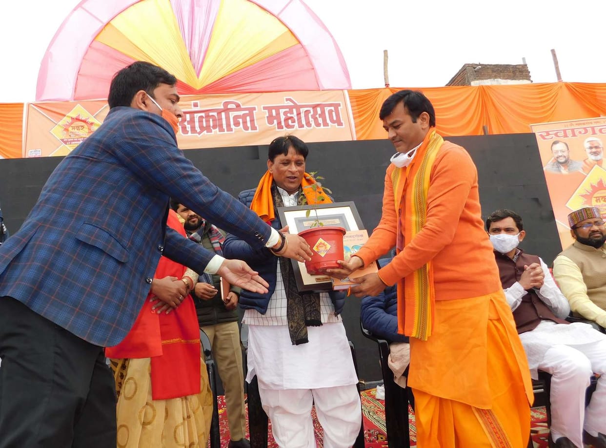 Favored folk songs and tasted the curd of chiuda