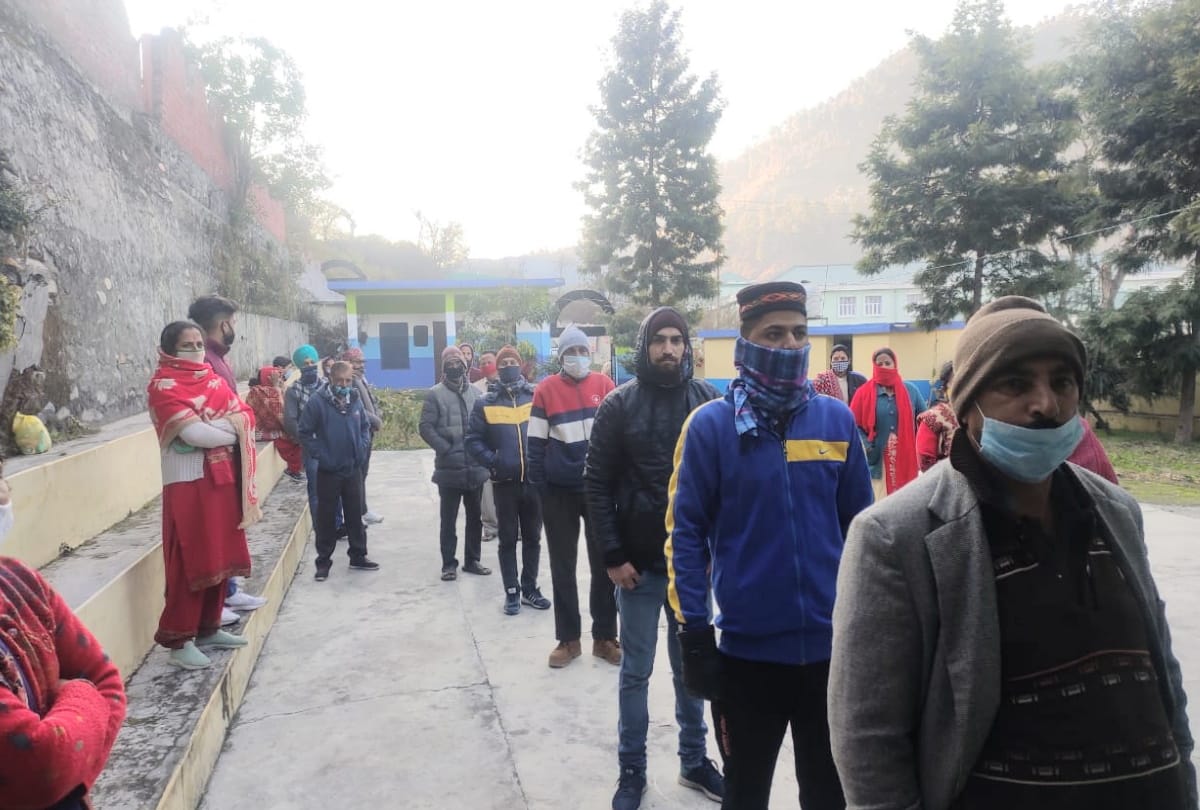 Panchayat Election Himachal Today: Enthusiasm in youth, women and elders for voting, see photos