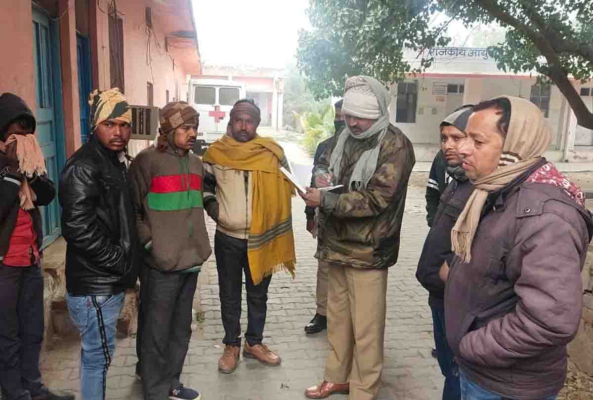 miscreants attacked on agricultural machine warehouse in Orai, robber kills security guard after the robbery