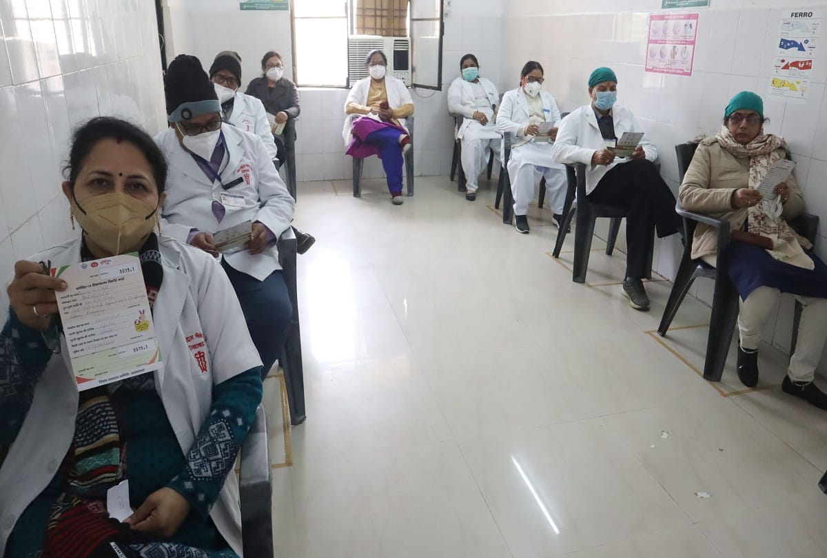 Vaccination launched in Prayagraj, campaign launched after PM's address