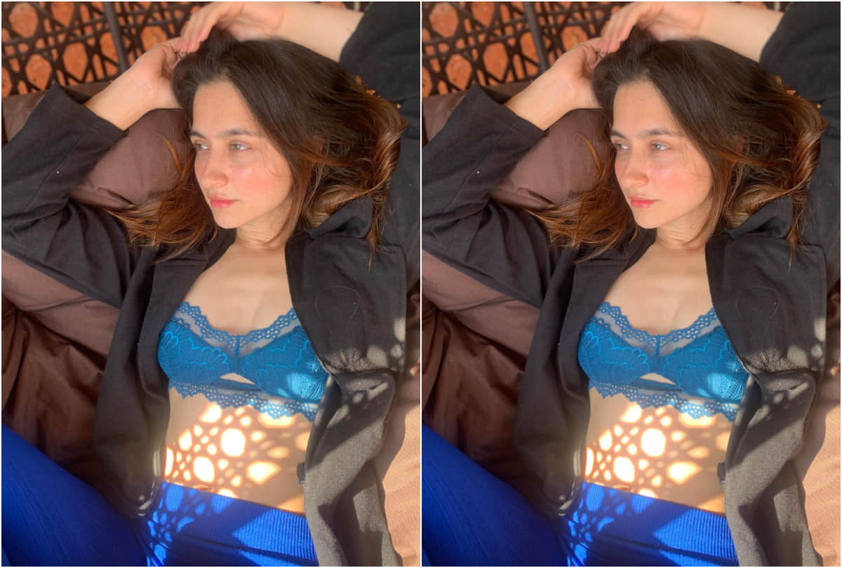 sanjeeda sheikh latest beautiful look rashmi commented on picture