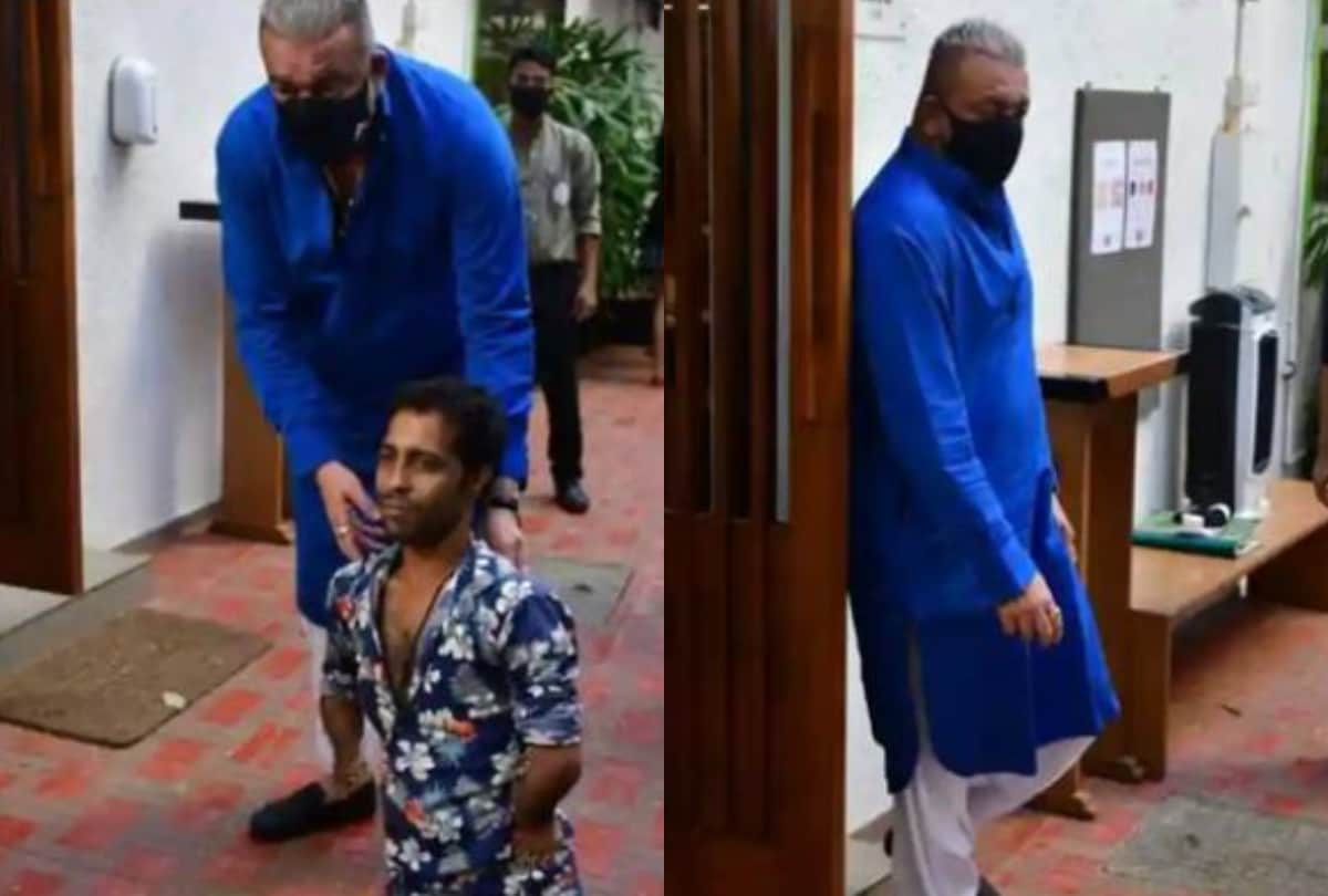 Sanjay dutt poses for the fan happiness here see photos