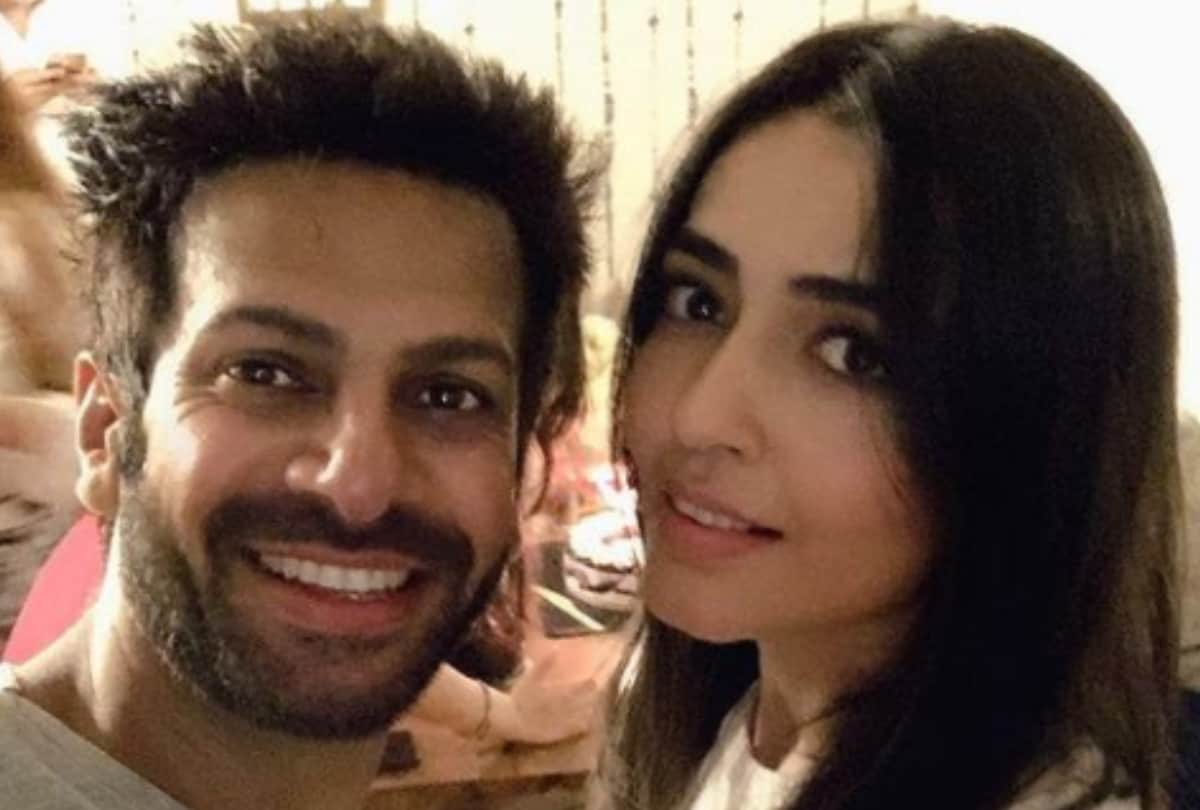 Pavitra Rishta Fame Karan veer Mehra and Nidhi V Seth Tied Knot in Delhi See Photos