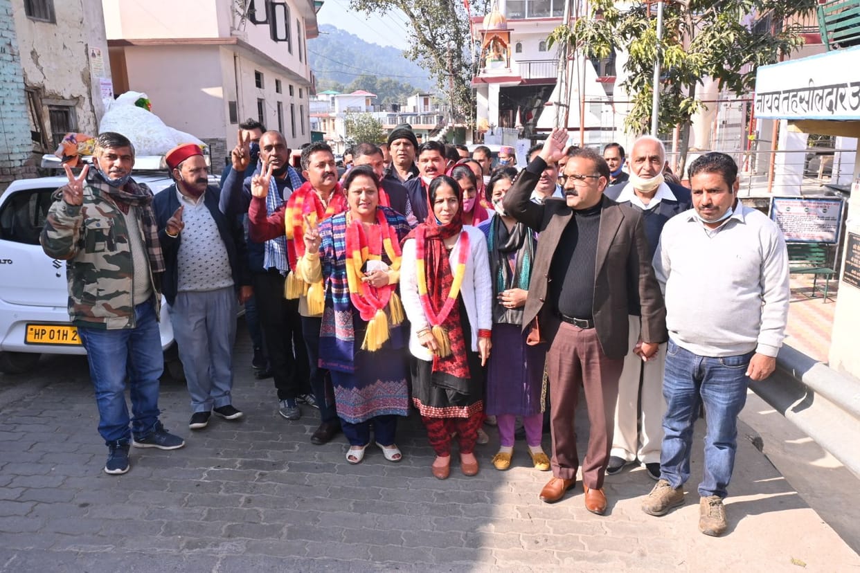 sapana soni electred president and sanjay dhiman wise president in nagar panchyat bhota