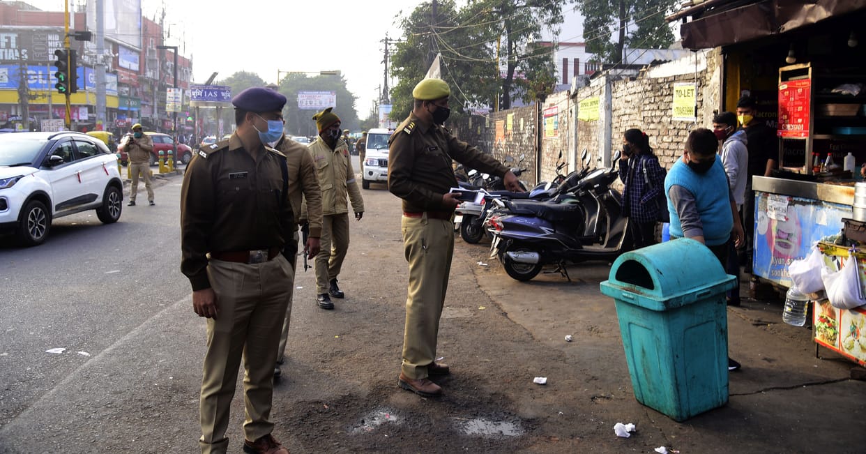 Action on enroachment in gomti nagar