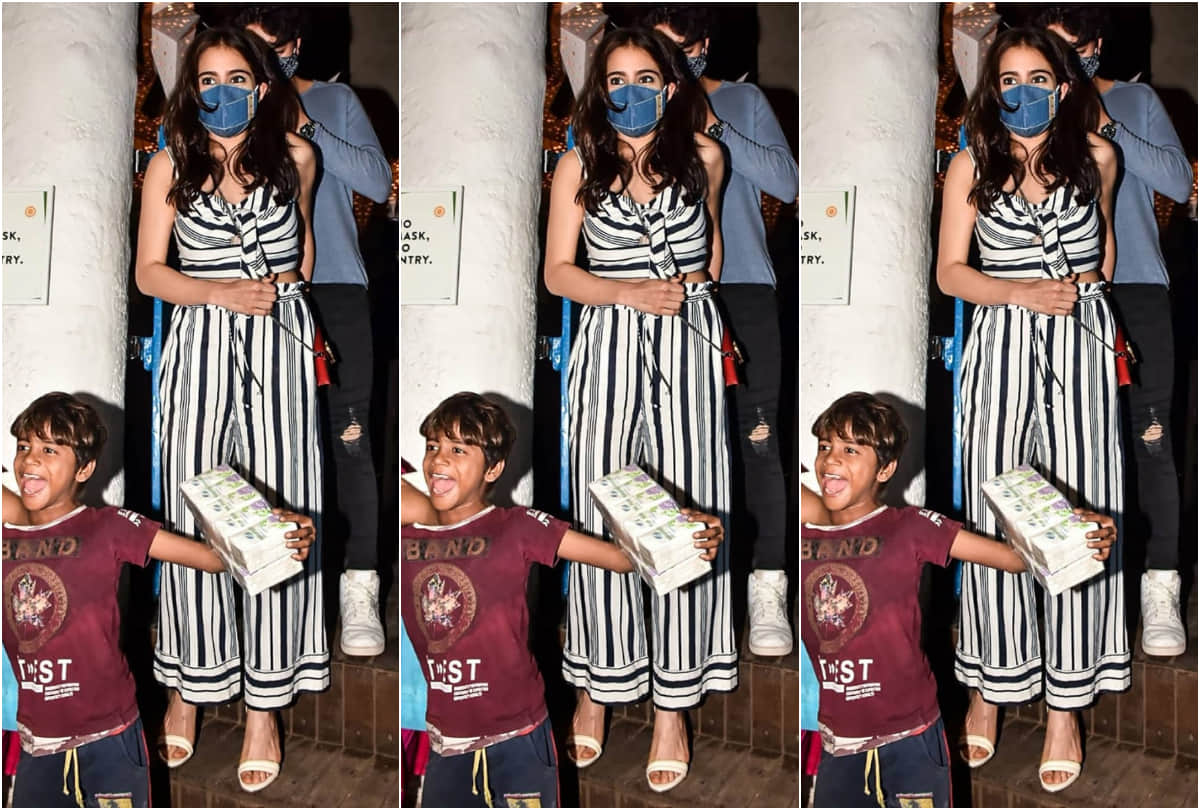 sara ali khan and ibrahim ali khan steps out for dinner steal limelight with dressing sense