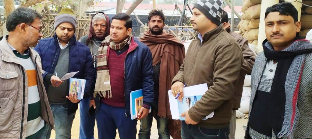 railway's team inspectin in shikohabad
