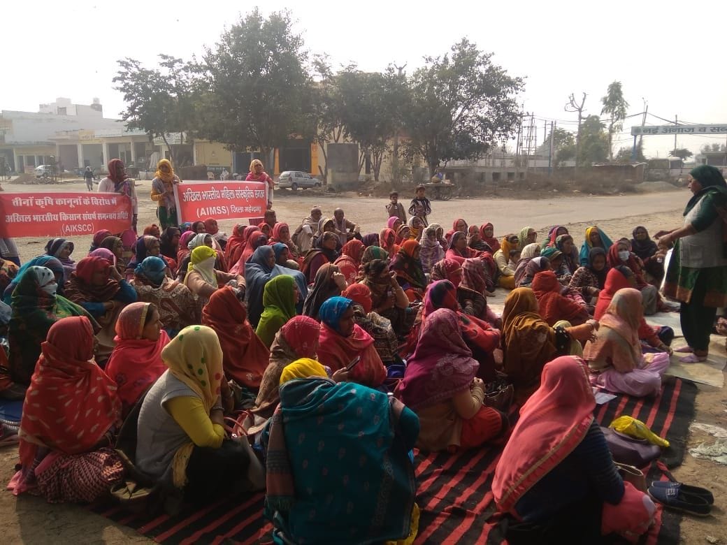 womens took charge of the farmers movememt