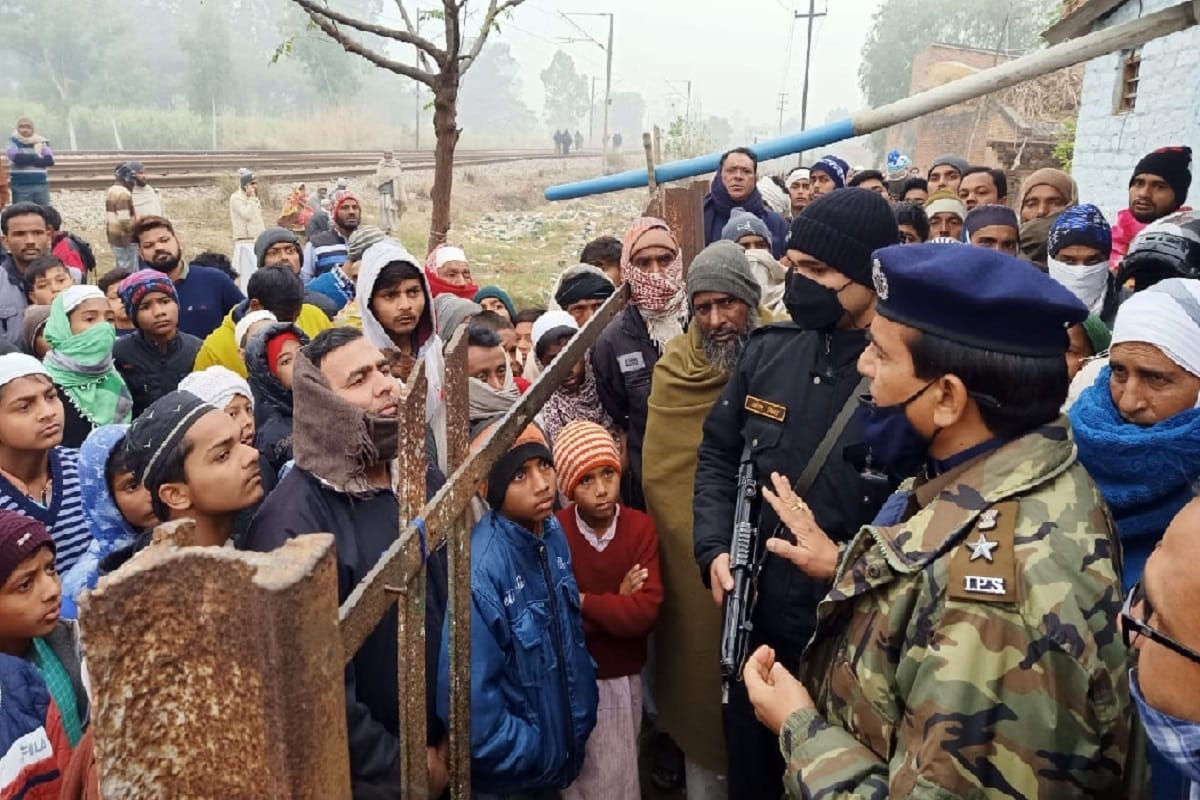 Bijnor News: A young man has murdered his father-in-law and mother and see photos